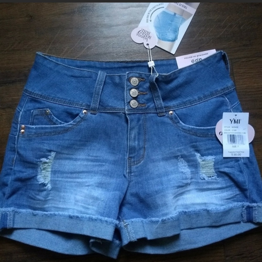 COPY - NWOT mid rise jean shorts